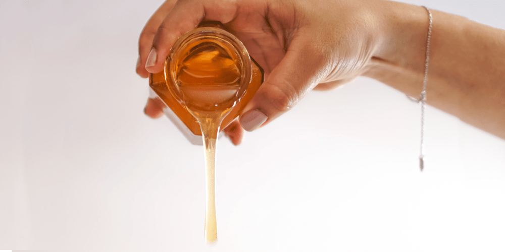 خواص عسل – 7 نقش معجزه آسای عسل در درمان بیماری ها